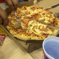 Photo taken at Domino&amp;#39;s Pizza by Daiane B. on 1/17/2017