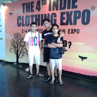 Foto scattata a the 4th Indie Clothing Expo da dhean e. il 11/4/2012