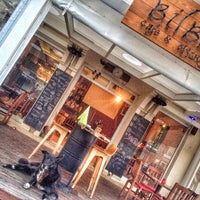Foto scattata a Bilbo Cafe &amp;amp; Bistro da Bilbo Cafe B. il 5/1/2017