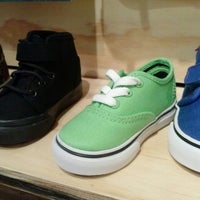 vans valley plaza mall