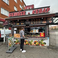 Photo taken at Nur Gemüse-Kebab by Matthias on 3/31/2024