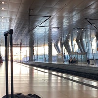 Photo taken at Frankfurt Airport International Railway Station by Matthias on 9/26/2023