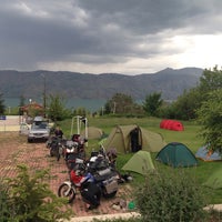 รูปภาพถ่ายที่ Mavi Göl Otel โดย Durmuş เมื่อ 5/13/2014