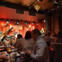 Foto scattata a Smoke Jazz &amp;amp; Supper Club da Tiffany L. il 8/14/2022