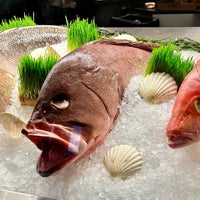 Снимок сделан в Deep Blu Seafood Grille пользователем Rick S. 4/20/2022