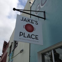 รูปภาพถ่ายที่ Jake&amp;#39;s Place โดย Bay M. เมื่อ 9/11/2013