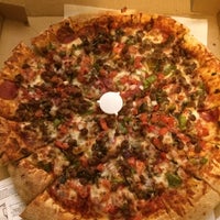 Foto tomada en Seniore&#39;s Pizza  por Dan W. el 3/15/2014