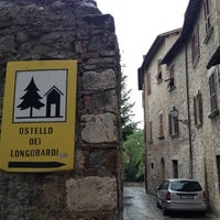 Photo taken at Ostello dei Longobardi by Joshua K. on 5/16/2013