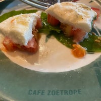 Photo prise au Cafe Zoetrope par Ray Q. le6/8/2022