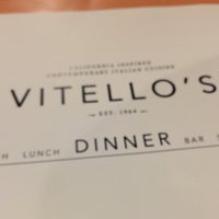 Photo prise au Vitello&amp;#39;s Restaurant par Ray Q. le7/25/2017