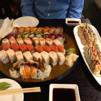 Foto tirada no(a) Sushi Para 88 por Ravi K. em 4/30/2019
