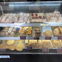 Foto tomada en Sweet Passion Bakery  por Bkwm J. el 2/28/2022
