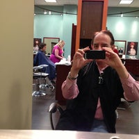 2/15/2013にEnric T.がSolé Salon and Spaで撮った写真