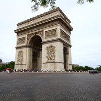 Photo taken at Arc de Triomphe by うのちか on 7/3/2016