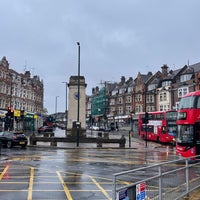 Photo taken at Golders Green by 𝐍𝐞𝐥𝐢 . on 10/20/2022