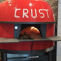 8/25/2016 tarihinde Crust Pizzeria Napoletanaziyaretçi tarafından Crust Pizzeria Napoletana'de çekilen fotoğraf