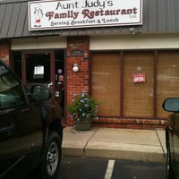 Foto scattata a Aunt Judy&amp;#39;s Family Restaurant da Bonnie il 2/24/2013