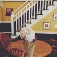Photo taken at Farmhouse Coffee and Ice Cream by Ambika A. on 6/24/2014