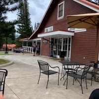 Photo taken at Honolua Store by Minnie on 1/28/2019