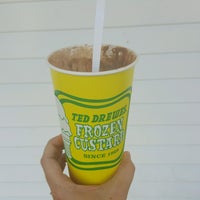 Photo taken at Ted Drewes Frozen Custard by Amanda S. on 8/25/2016