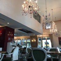 Photo taken at Cafe Rosso by Doğuş Ö. on 10/21/2018