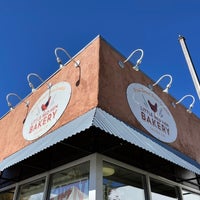 Foto tirada no(a) Little Red Hen Bakery por Beau L. em 10/13/2021