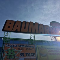 รูปภาพถ่ายที่ Globus Baumarkt Königsbrunn โดย Katrin เมื่อ 3/25/2017