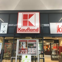 รูปภาพถ่ายที่ Kaufland โดย Katrin เมื่อ 9/9/2017
