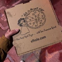 Foto tirada no(a) SF Hole In The Wall Pizza por Marcel B. em 9/29/2019