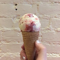 Photo taken at OddFellows Ice Cream - The Sandwich Shop by Eliza on 6/24/2016