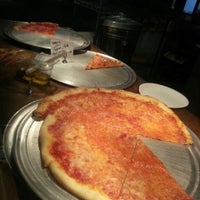 4/16/2013 tarihinde Daryl B.ziyaretçi tarafından Pancoast Pizza'de çekilen fotoğraf