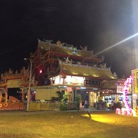 Photo taken at Leong Nam Temple 龍南殿 by Vivienne l. on 10/1/2016