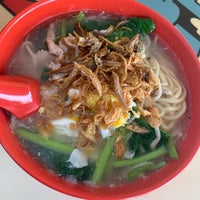 Photo taken at L32 手工面 Hand Made Noodles by Vivienne l. on 8/25/2020
