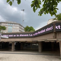 รูปภาพถ่ายที่ Ebertplatz โดย Die M. เมื่อ 5/15/2021