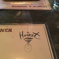 Foto scattata a The Hornet Restaurant da iDakota il 6/1/2017