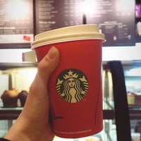 Foto scattata a Starbucks da Inces S. il 12/18/2017