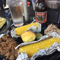 Photo taken at Dick&amp;#39;s Bodacious BBQ by M.eve on 8/18/2017