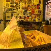 Photo taken at Tarantino Burgers by Laura C. on 8/15/2022