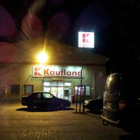 Foto tirada no(a) Kaufland por Guido C. em 11/3/2012