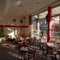รูปภาพถ่ายที่ Canape Café - Bar - Lounge โดย Canape Café - Bar - Lounge เมื่อ 9/28/2014