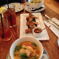4/30/2013 tarihinde Matt L.ziyaretçi tarafından Bida Manda Laotian Restaurant and Bar'de çekilen fotoğraf