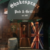 รูปภาพถ่ายที่ Shakespeare Pub &amp;amp; Grille โดย Doug M. เมื่อ 12/19/2019