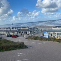 Photo taken at Strand Zandvoort aan Zee by norianya on 10/14/2023