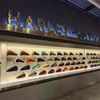 รูปภาพถ่ายที่ Harley-Davidson Museum โดย Marty F. เมื่อ 10/1/2023