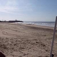 Foto diambil di Praia de Carcavelos oleh Martin J. pada 4/6/2013