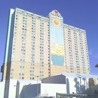 Foto diambil di River Palms Resort Hotel &amp;amp; Casino oleh Joe M. pada 5/18/2013