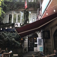 Photo taken at Prospero&amp;#39;s Books &amp;amp; Caliban&amp;#39;s Coffee by kaz080 on 7/31/2019