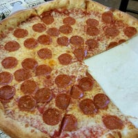 6/19/2015에 Alan Z.님이 Joe’s New York Pizza에서 찍은 사진