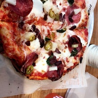 Foto tirada no(a) Blaze Pizza por Vane D. em 8/31/2017