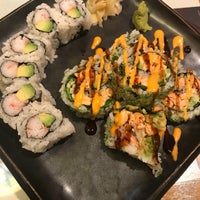 Foto tirada no(a) Bai Sushi por Emily B. em 2/21/2018